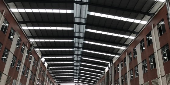 鋼結(jié)構(gòu)廠房雨棚搭建